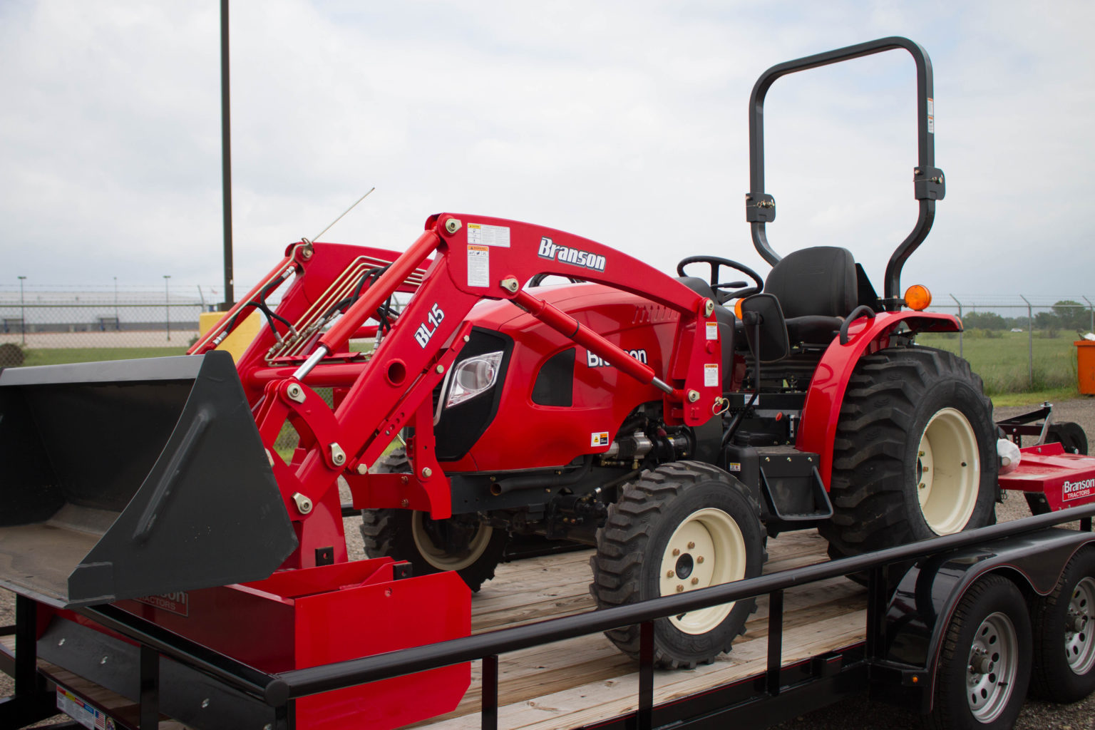 Branson 3725H Tractor Package (Wichita Location) CSTK