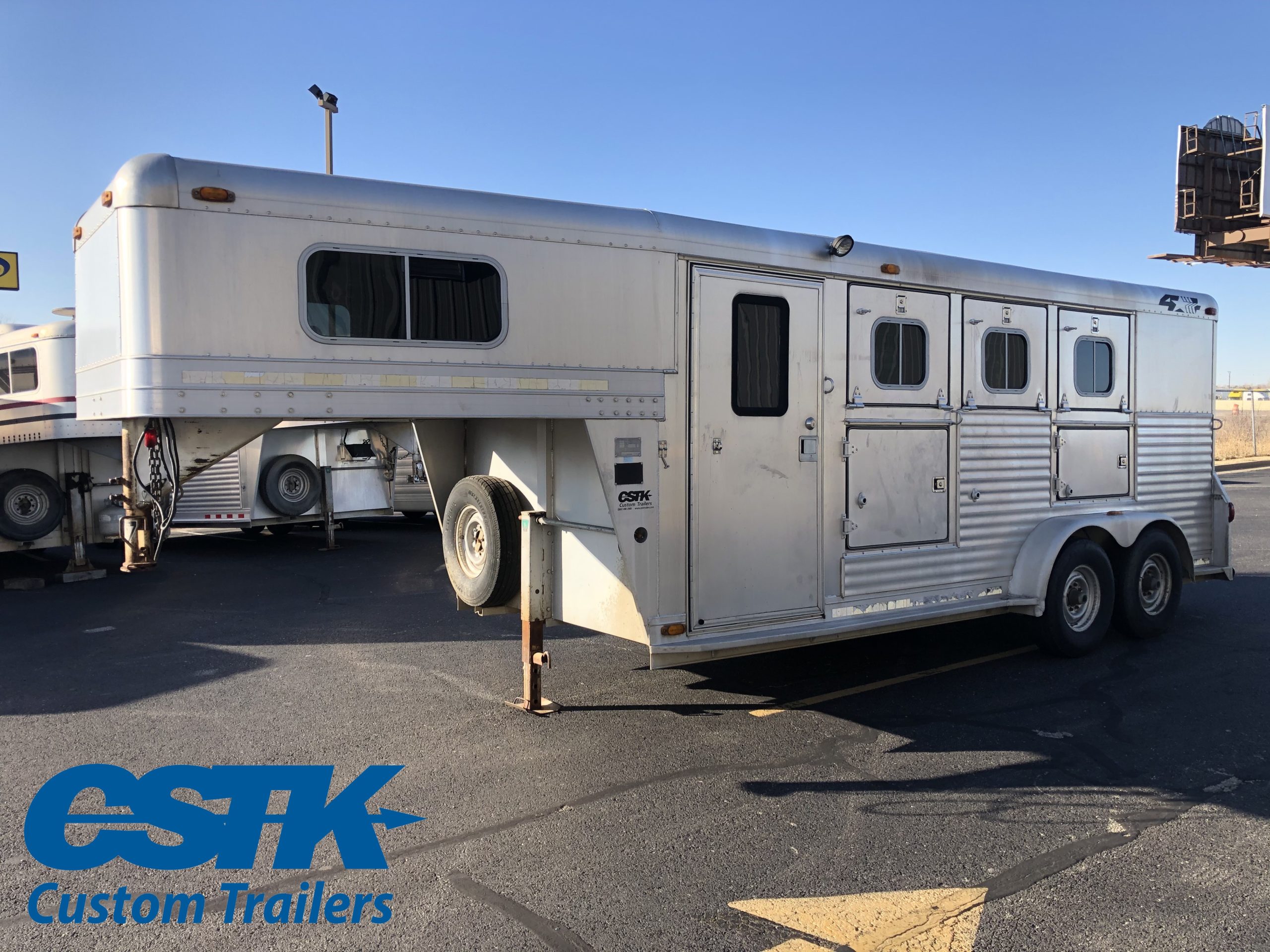 4 Star Horse Trailers | Custom Horse Trailer | CSTK